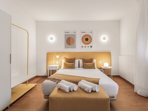 2 bedrooms, bed sheets