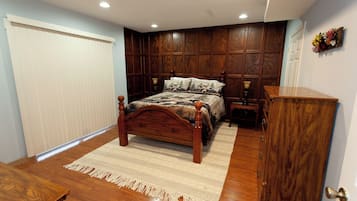 2 多间卧室、办公桌、免费 WiFi、床单