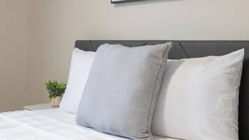 1 slaapkamer, een bureau, een strijkplank/strijkijzer, gratis wifi