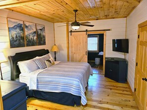 4 bedrooms, iron/ironing board, free WiFi, bed sheets