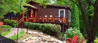 Cozy Cabin: Hot Tub, Firepit, Game Room
