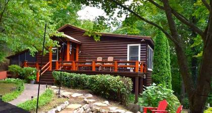 Cozy Cabin: Hot Tub, Firepit, Game Room