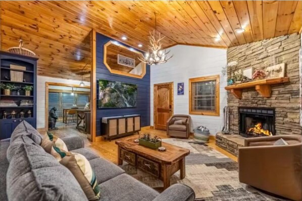 تلفزيون، مدفأة، شاشة كمبيوتر