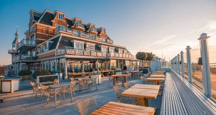 Juliette Domburg, Juliette Domburg: Brand New House 3 Minutes From The Beach