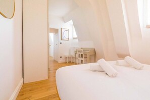 2 chambres, bureau, fer et planche à repasser, accès Internet