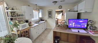 Magnolia Vacation Rental w/ Porch & Pond