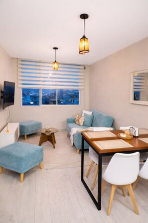Unclassified image, 2 of 11, button - Modern suite in Quito north | Fast WiFi + Home Office + Self-service check-in (Quito)