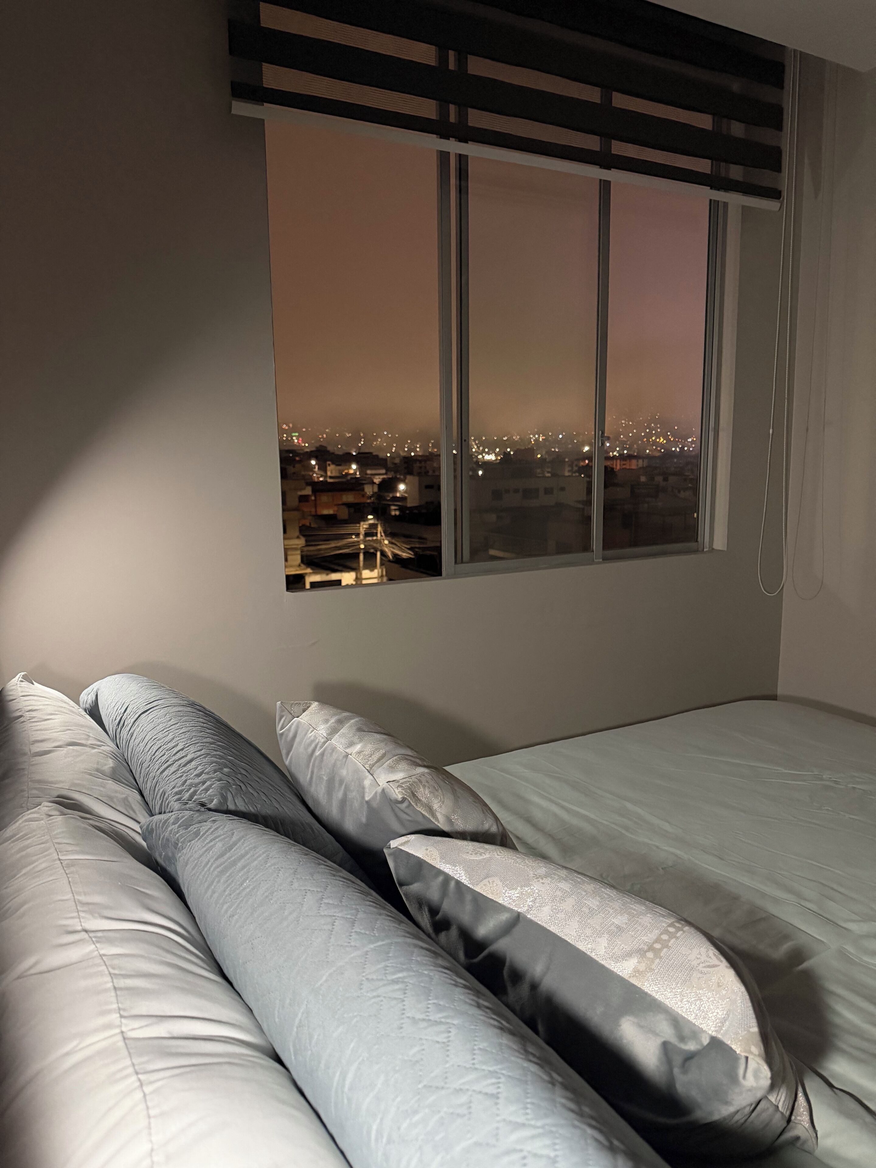 1 室のベッドルーム、デスク、アイロン / アイロン台、WiFi (無料)