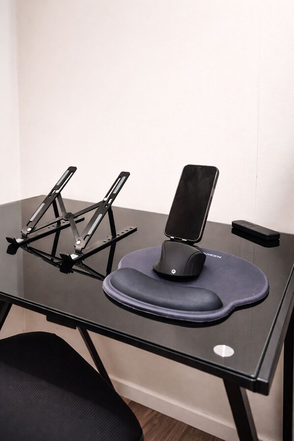 Interior - Modern suite in Quito north | Fast WiFi + Home Office + Self-service check-in (Quito)