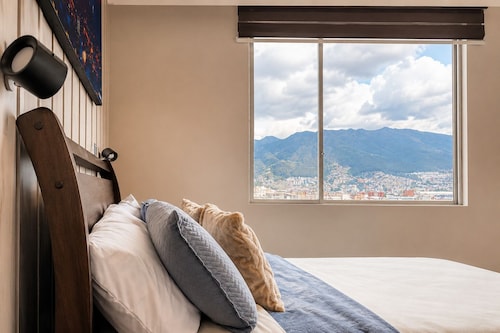 Apartment with Private Movie Theater | Panoramic View | Alexa | Wi-Fi | Parking