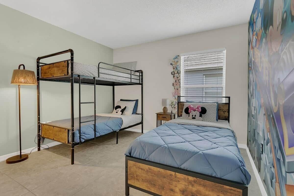 3 bedrooms, in-room safe, iron/ironing board, free WiFi