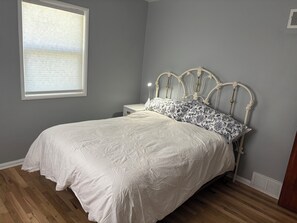 3 bedrooms, iron/ironing board, travel cot, free WiFi