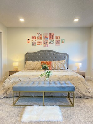 3 bedrooms, desk, iron/ironing board, free WiFi