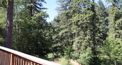 Spacious 6-bedroom Estate House at Eve West Vineyard