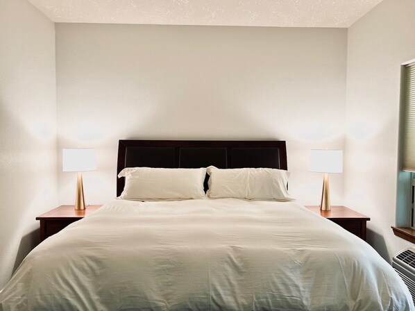 Iron/ironing board, WiFi, bed sheets