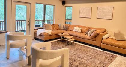 Spacious 6-bedroom Estate House at Eve West Vineyard