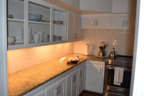Oven, stovetop, dishwasher