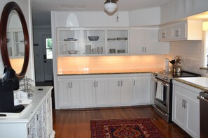 Horno, parrilla de estufa y lavavajillas 