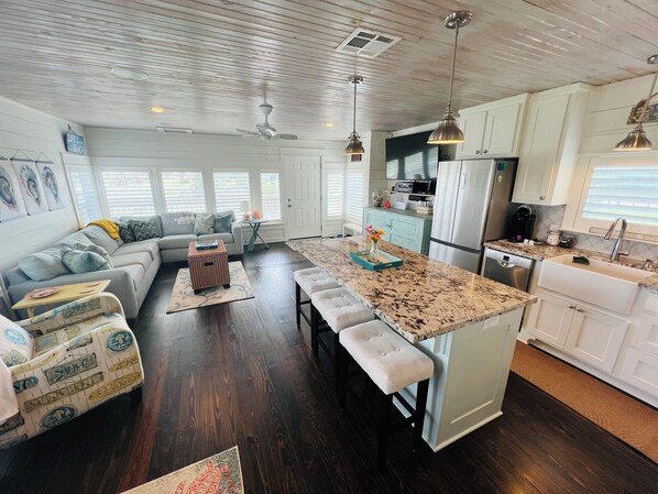 Interior - Cozy Beach Bungalow for Couple (Bolivar Peninsula)