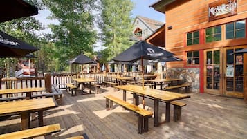 Condo, Multiple Beds (Dillon Valley East 2 Bed 2 Bath DVJT) | Outdoor dining