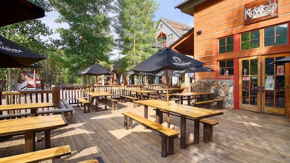 Condo, Multiple Beds (Dillon Valley East 2 Bed 2 Bath DVJT) | Outdoor dining