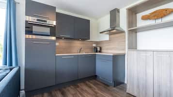 Refrigerador, lavavajillas y cafetera y tetera