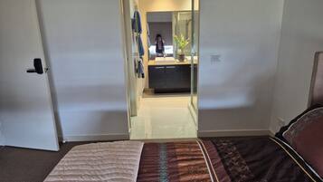 4 dormitorios, tabla de planchar con plancha, wifi y ropa de cama