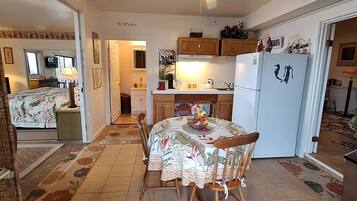 1 bedroom, desk, iron/ironing board, free WiFi