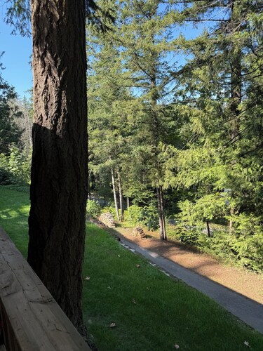 Welcome to Cultus Lake’s “Aspen” at The Cedars