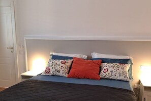 1 habitación, wifi y ropa de cama