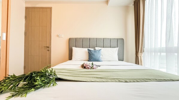 Standard Apartment - White Toned Style 2Br Tokyo Riverside Pik 2 Apartment (Teluknaga)