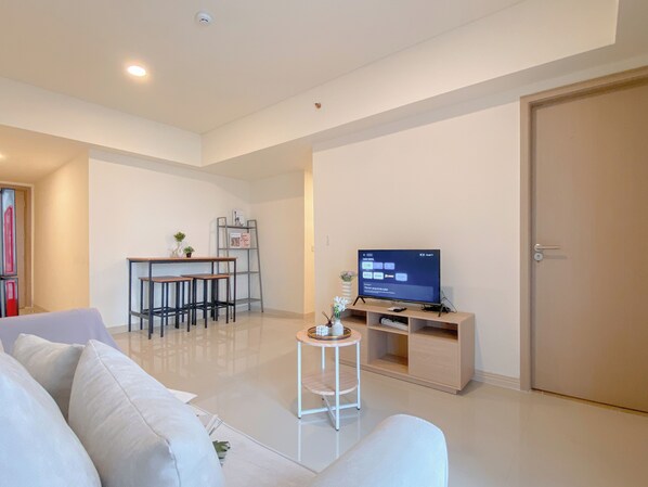 Standard Apartment | Living area