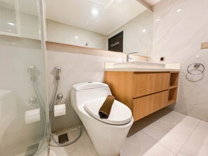 Standard Apartment | Bathroom - Spacious And Strategic Location 3Br At Kondominium Regensi Apartment (Surabaya)