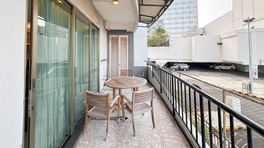 Spacious And Strategic Location 3Br At Kondominium Regensi Apartment