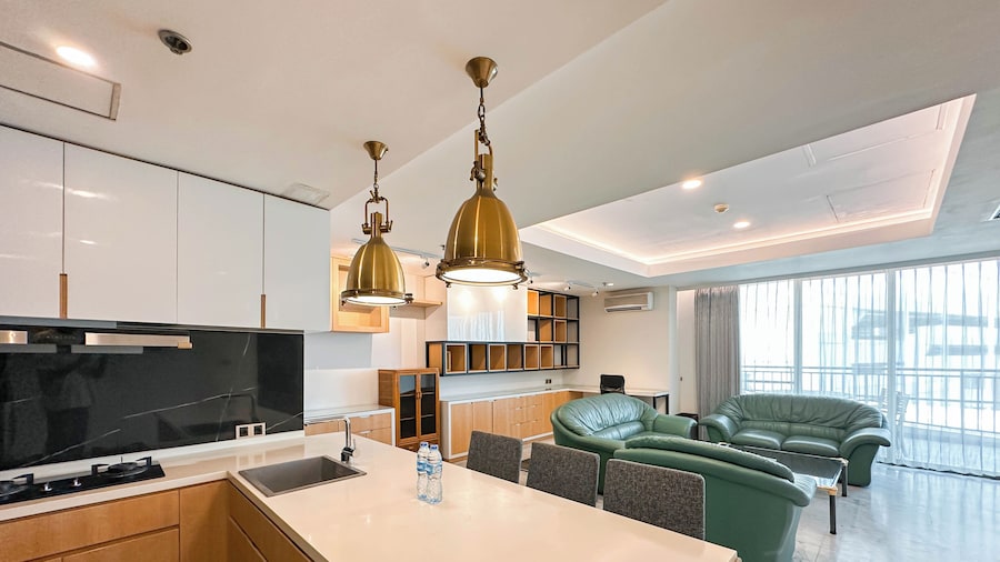 Spacious And Strategic Location 3Br At Kondominium Regensi Apartment