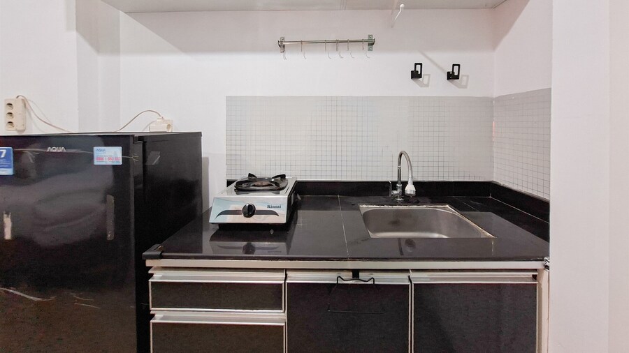 Basic Studio Apartment Near Krl Station At Poris 88