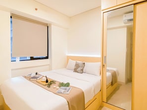 Standard Apartment - Modern Contemporary 2Br Apartment At Meikarta (Cikarang)