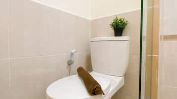 Standard Apartment | Bathroom