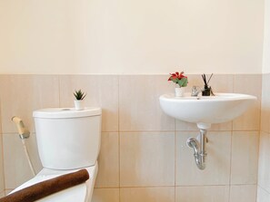 Standard Apartment | Bathroom