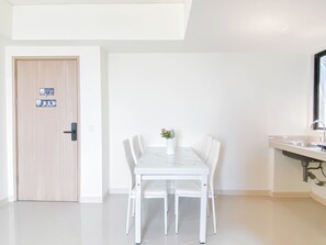 标准公寓 | 客房内用餐