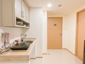 شقة عادية | مطبخ خاص