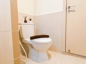 Standard Apartment | Bathroom