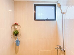 Standard-Apartment | Badezimmer