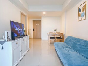 Standard Apartment | Living area