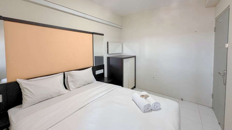 Strategic 2Br Apartment Near Its Campus At Dian Regency