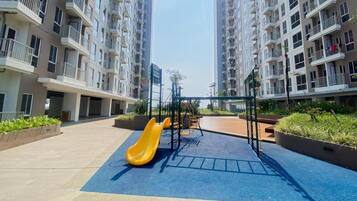 Área de juegos infantiles al aire libre