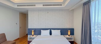 Spacious And Elegant 2Br At One East Penthouse & Residence Apartment