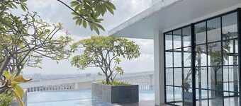 Spacious And Elegant 2Br At One East Penthouse & Residence Apartment