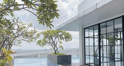 Spacious And Elegant 2Br At One East Penthouse & Residence Apartment