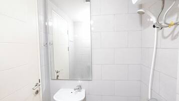 Standard Apartment | Bathroom